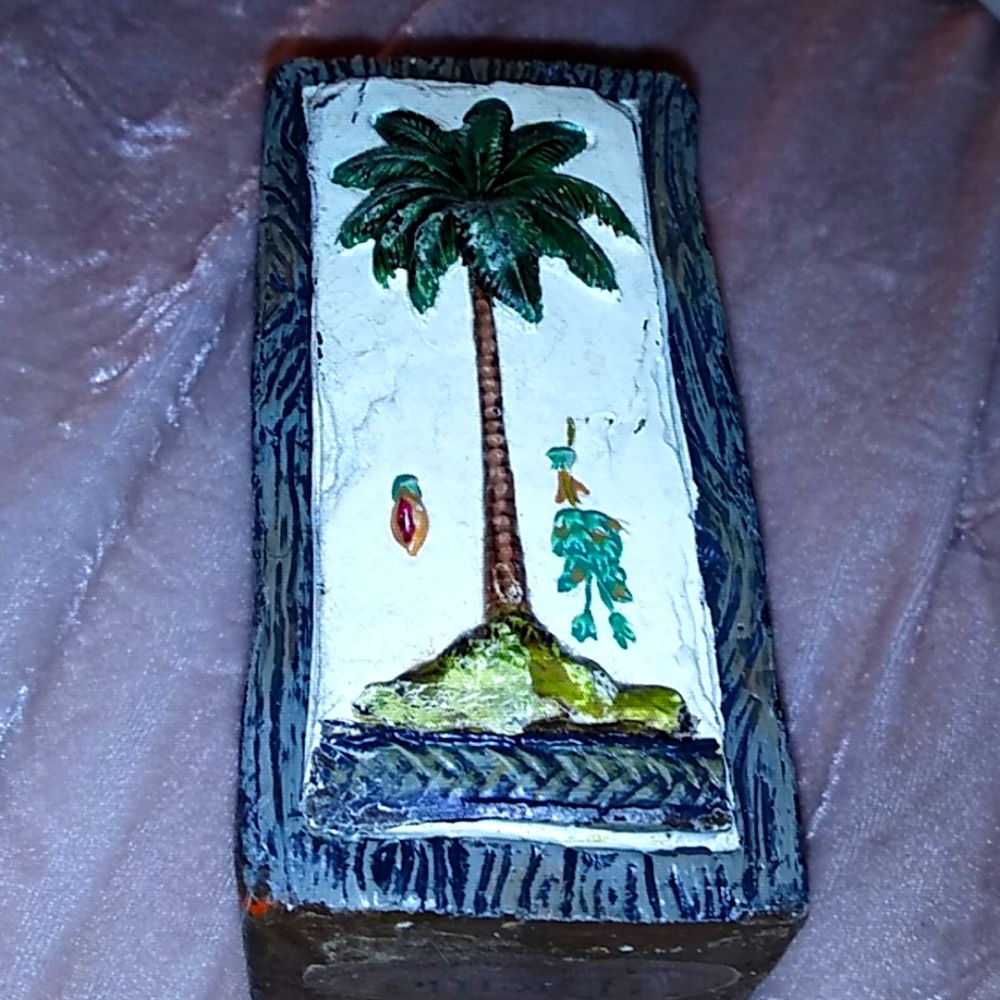 Pacific palm tree art candle